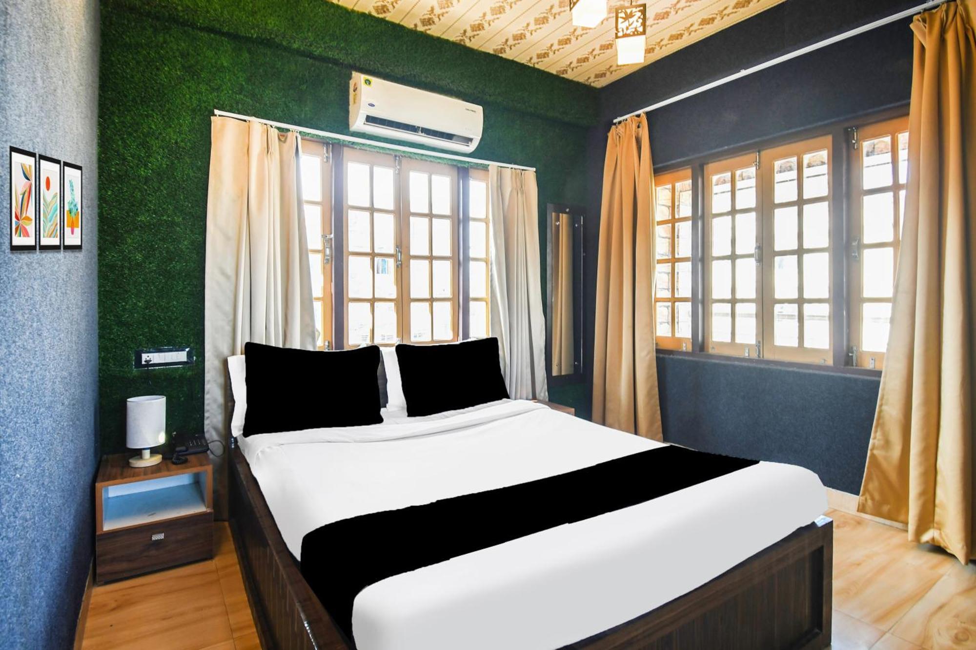 โอโย 60656 โฟร์ ฟ็อกซ์ สวีท Hotel Panchanai ภายนอก รูปภาพ
