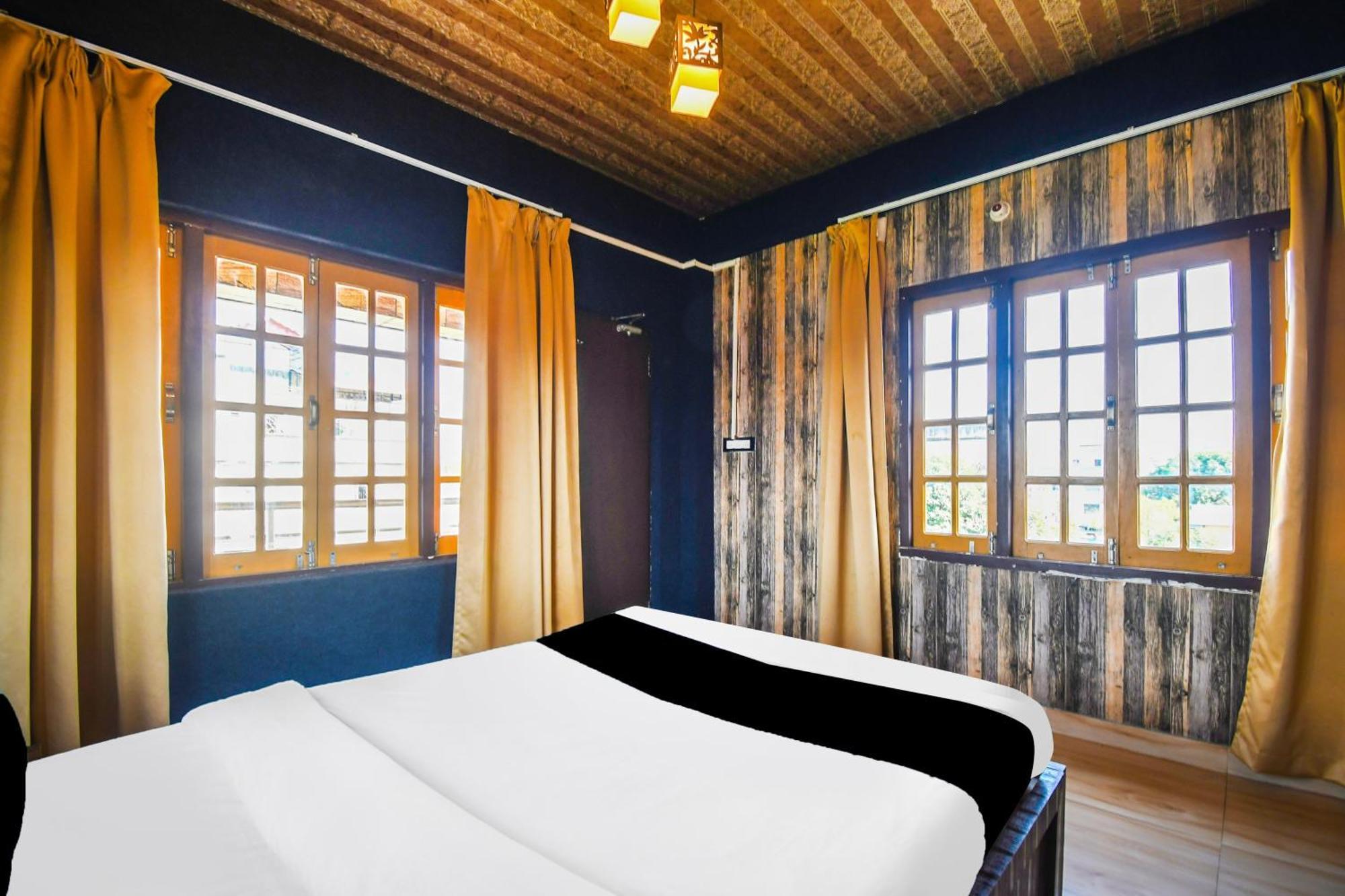 โอโย 60656 โฟร์ ฟ็อกซ์ สวีท Hotel Panchanai ภายนอก รูปภาพ
