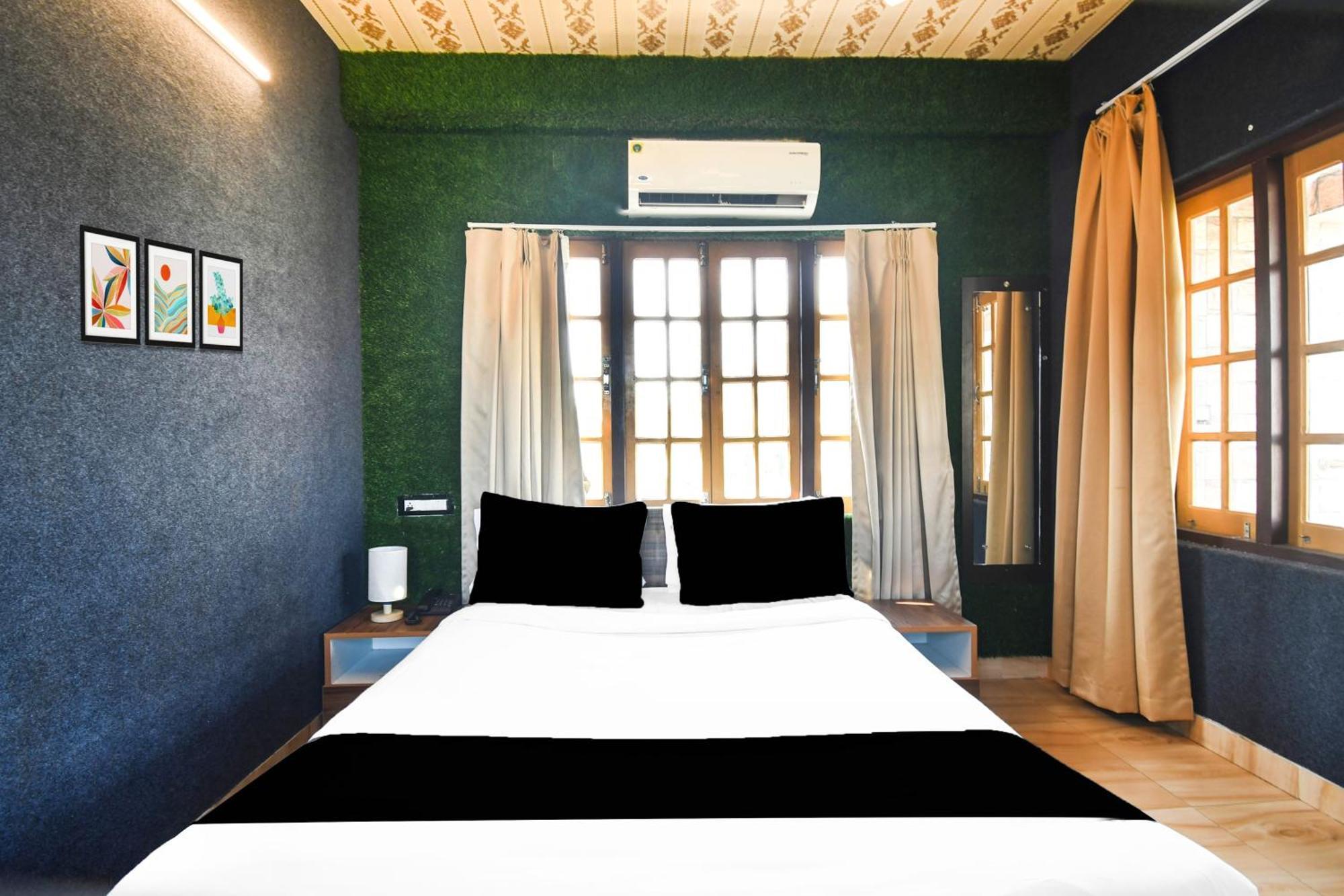 โอโย 60656 โฟร์ ฟ็อกซ์ สวีท Hotel Panchanai ภายนอก รูปภาพ