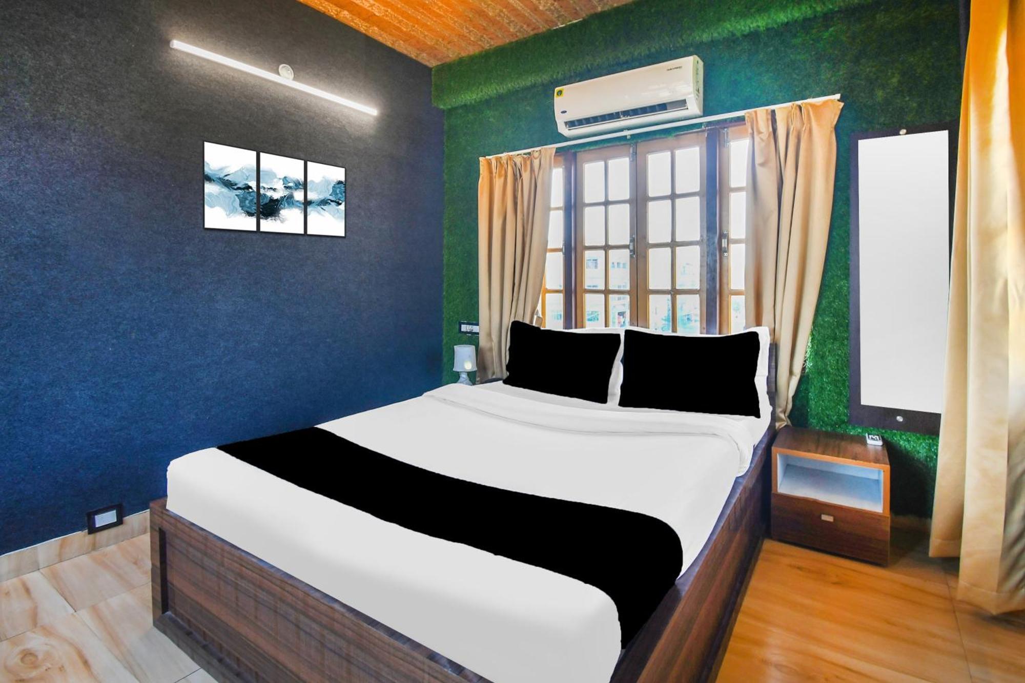 โอโย 60656 โฟร์ ฟ็อกซ์ สวีท Hotel Panchanai ภายนอก รูปภาพ