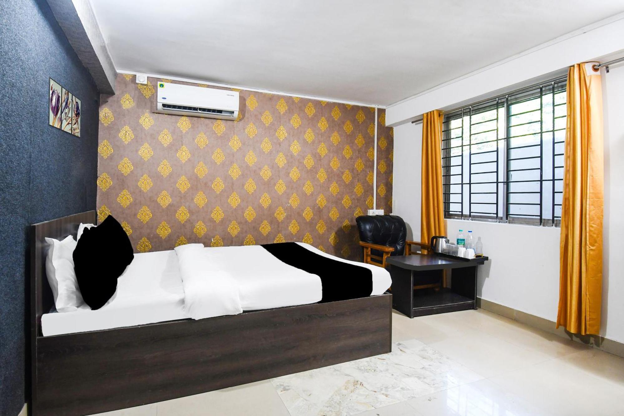 โอโย 60656 โฟร์ ฟ็อกซ์ สวีท Hotel Panchanai ภายนอก รูปภาพ