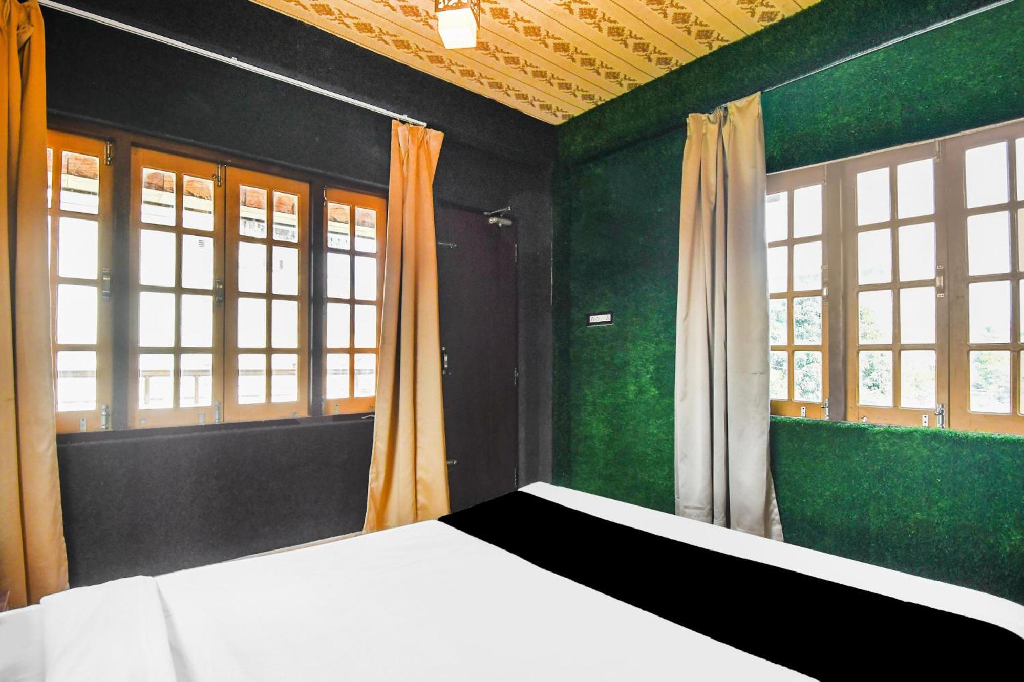 โอโย 60656 โฟร์ ฟ็อกซ์ สวีท Hotel Panchanai ภายนอก รูปภาพ