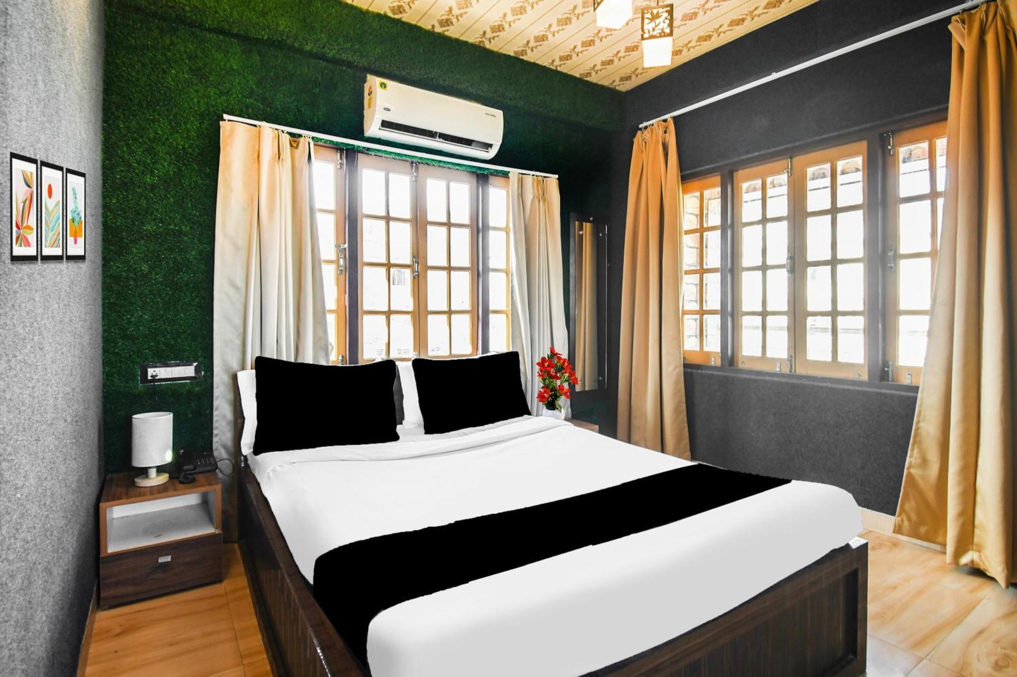 โอโย 60656 โฟร์ ฟ็อกซ์ สวีท Hotel Panchanai ภายนอก รูปภาพ